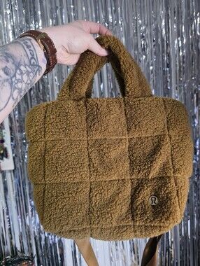 Lululemon Quilted Grid Crossbody Bag 5LFleece